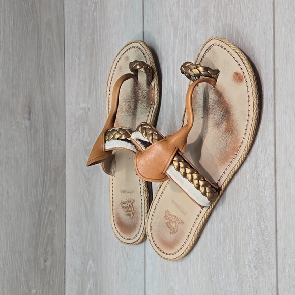 Christian Louboutin Leather & Calf Hair Hola Chica Toe Ring Flat Sandals sz 39